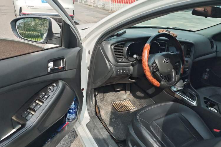 Used Kia K5 2012 2.0L Automatic DLX Driver Seat
