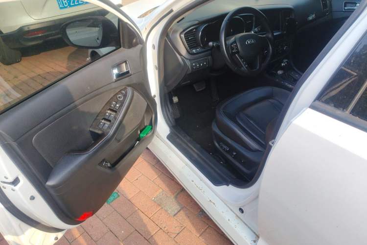 Used Kia K5 2012 2.0L Automatic DLX Driver Seat
