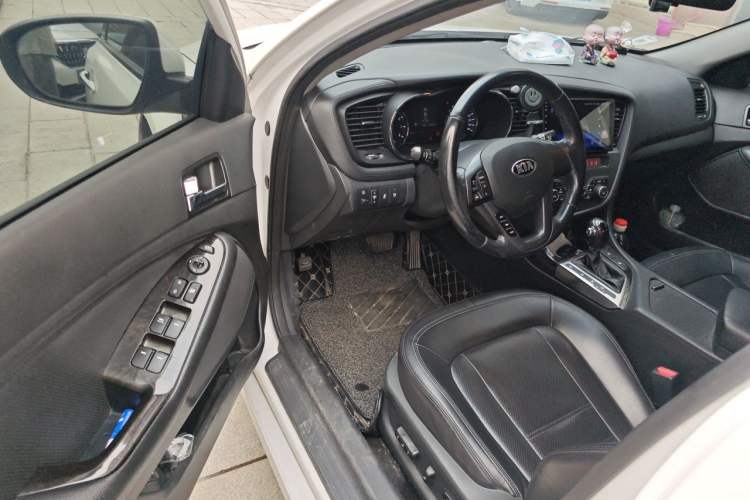 Used Kia K5 2012 2.0L Automatic DLX Driver Seat