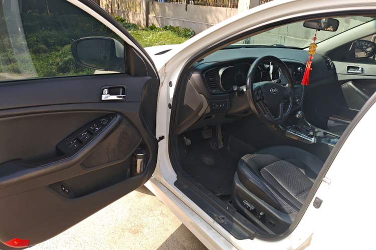 Used Kia K5 2012 2.0L Automatic DLX Driver Seat