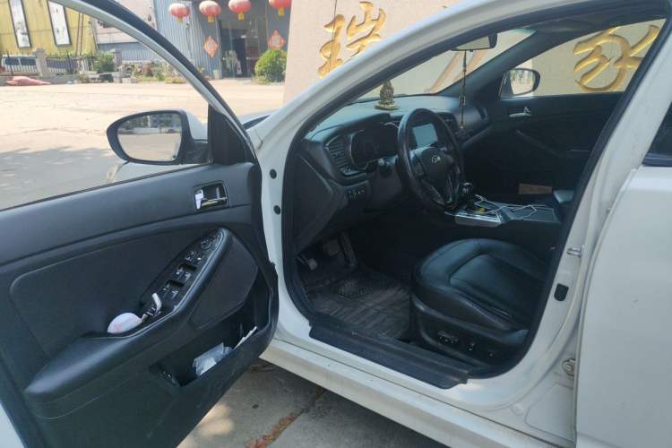 Used Kia K5 2012 2.0L Automatic DLX Driver Seat