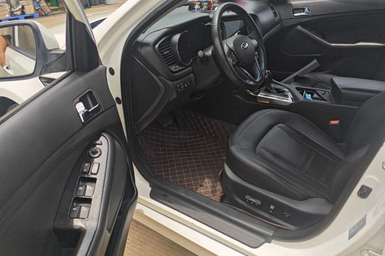 Used Kia K5 2012 2.0L Automatic GLS Driver Seat