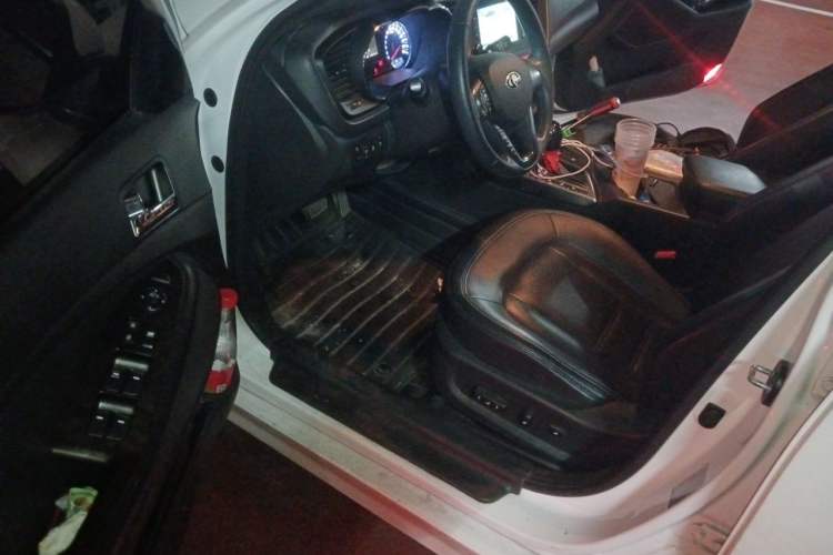 Used Kia K5 2012 2.0L Automatic DLX Driver Seat