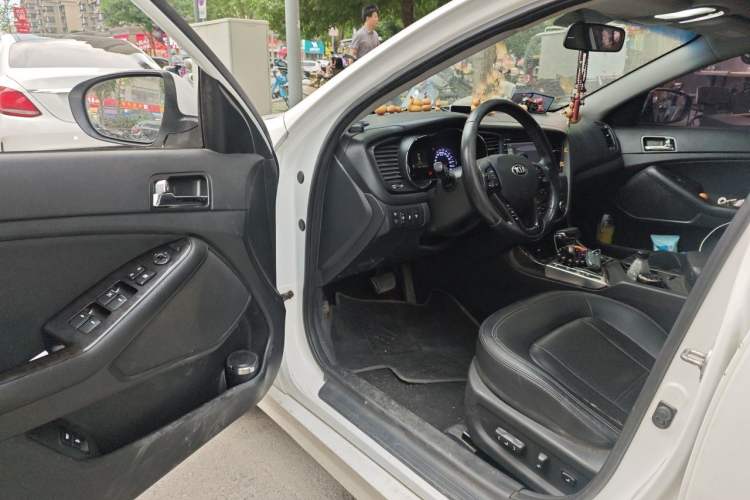 Used Kia K5 2012 2.0L Automatic DLX Driver Seat