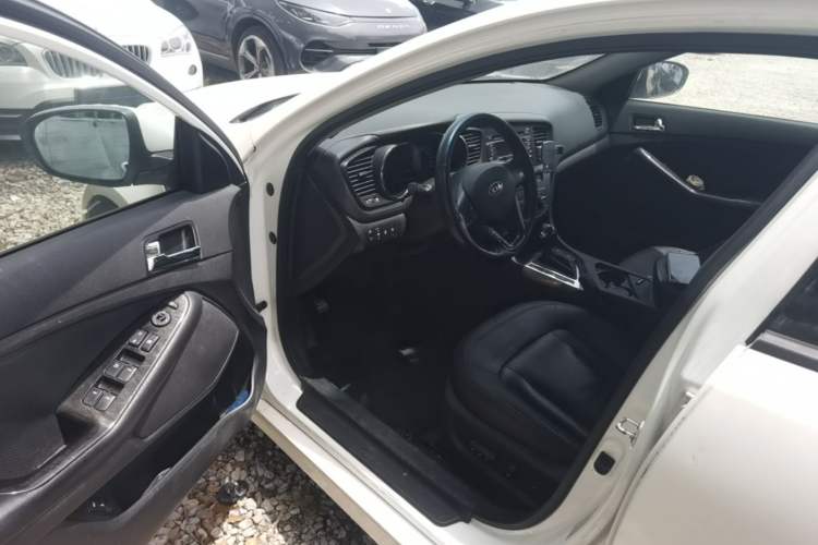 Used Kia K5 2012 2.0L Automatic DLX Driver Seat