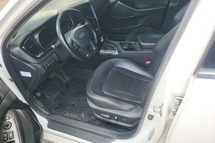 Used Kia K5 2012 2.0L Automatic DLX Driver Seat