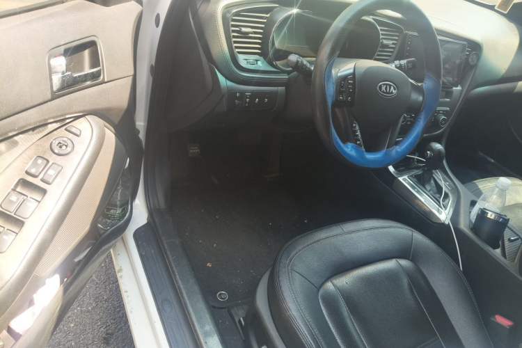 Used Kia K5 2012 2.0L Automatic DLX Driver Seat