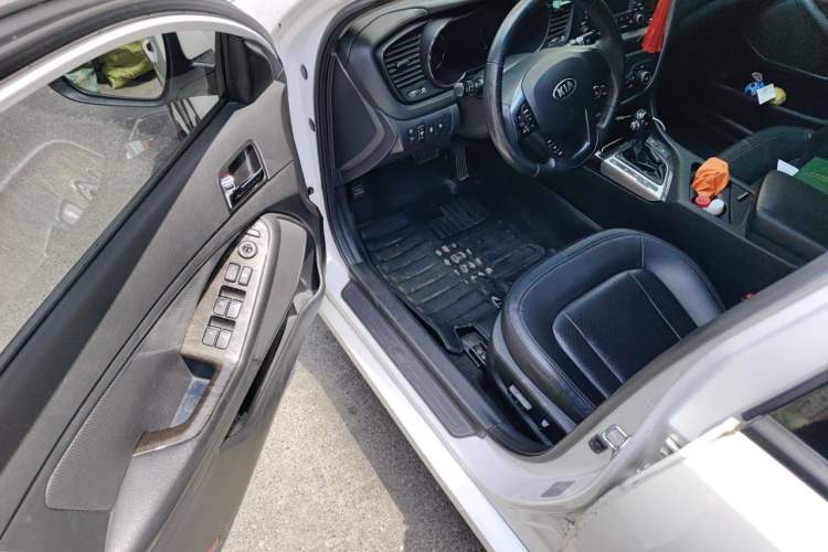 Used Kia K5 2012 2.0L Automatic DLX Driver Seat