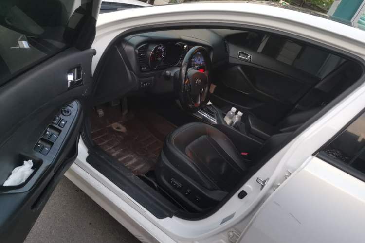 Used Kia K5 2012 2.0L Automatic DLX Driver Seat