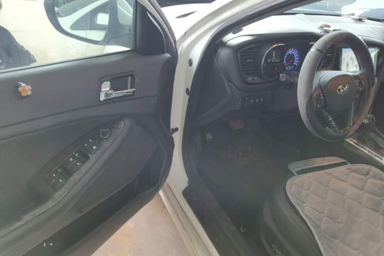 Used Kia K5 2012 2.0L Automatic DLX Driver Seat