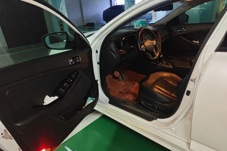 Used Kia K5 2012 2.0L Automatic DLX Driver Seat