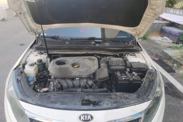 Used Kia K5 2012 2.0L Automatic DLX Engine Bay