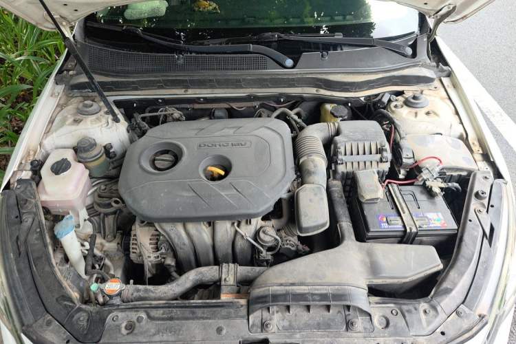 Used Kia K5 2012 2.0L Automatic DLX Engine Bay