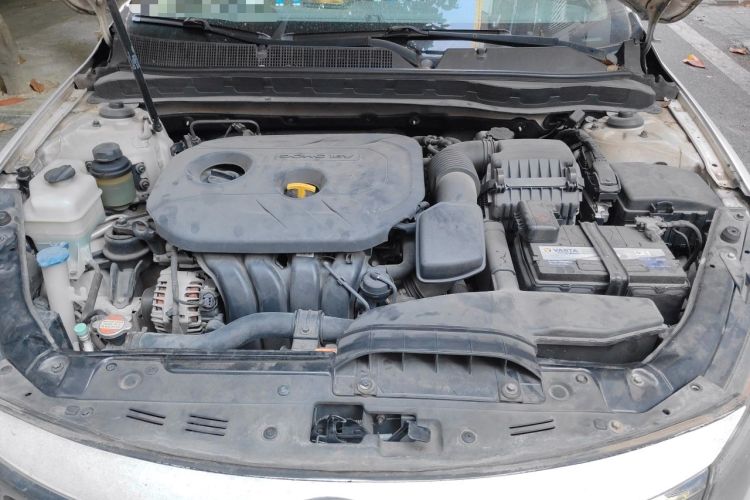 Used Kia K5 2012 2.0L Automatic GLS Engine Bay