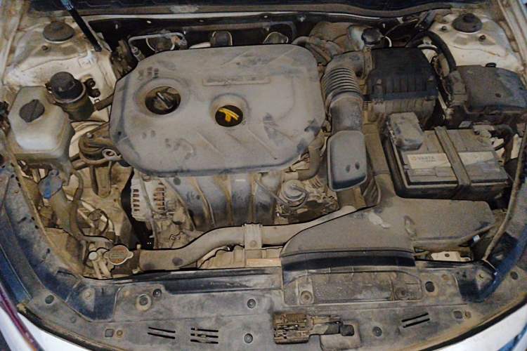 Used Kia K5 2012 2.0L Automatic DLX Engine Bay