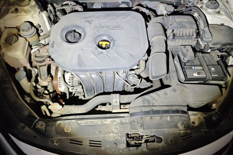 Used Kia K5 2012 2.0L Automatic DLX Engine Bay