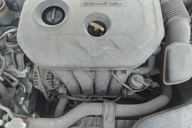 Used Kia K5 2012 2.0L Automatic DLX Engine Bay