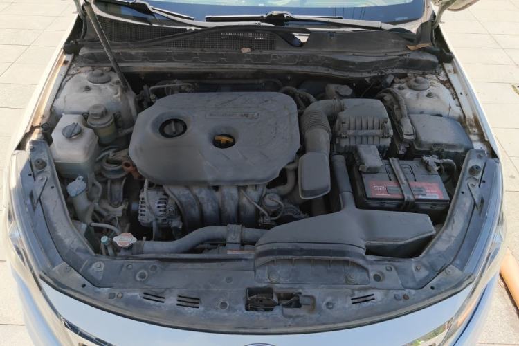 Used Kia K5 2012 2.0L Automatic DLX Engine Bay