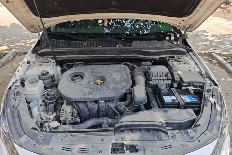 Used Kia K5 2012 2.0L Automatic DLX Engine Bay