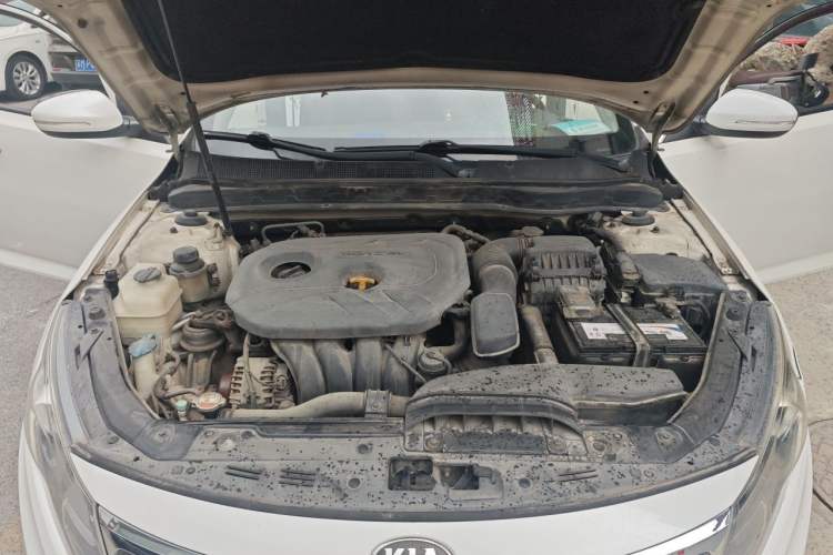 Used Kia K5 2012 2.0L Automatic DLX Engine Bay