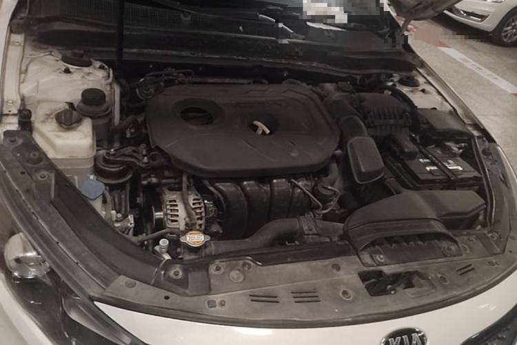 Used Kia K5 2012 2.0L Automatic DLX Engine Bay