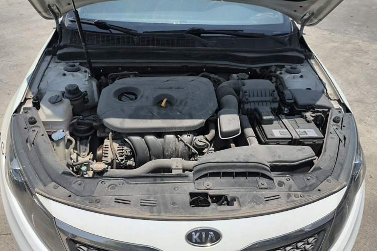 Used Kia K5 2012 2.0L Automatic DLX Engine Bay