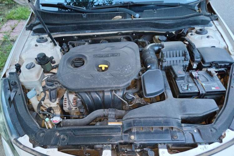Used Kia K5 2012 2.0L Automatic GLS Engine Bay