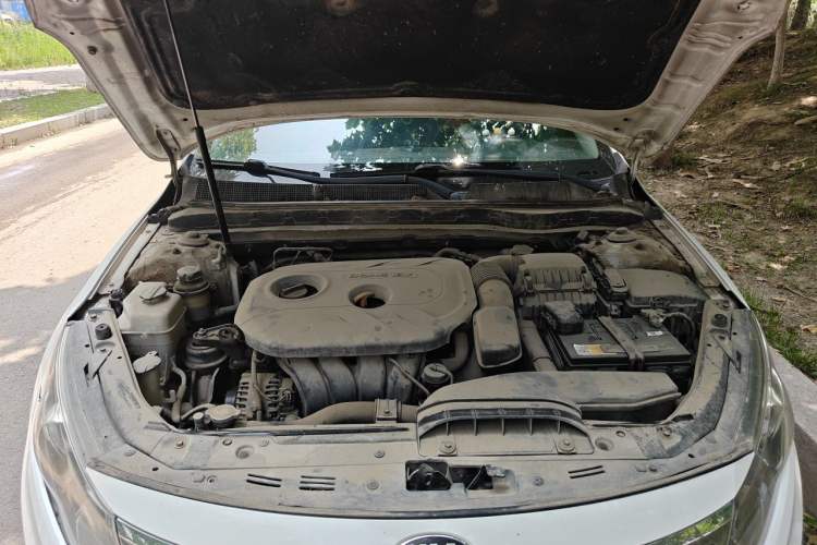 Used Kia K5 2012 2.0L Automatic DLX Engine Bay