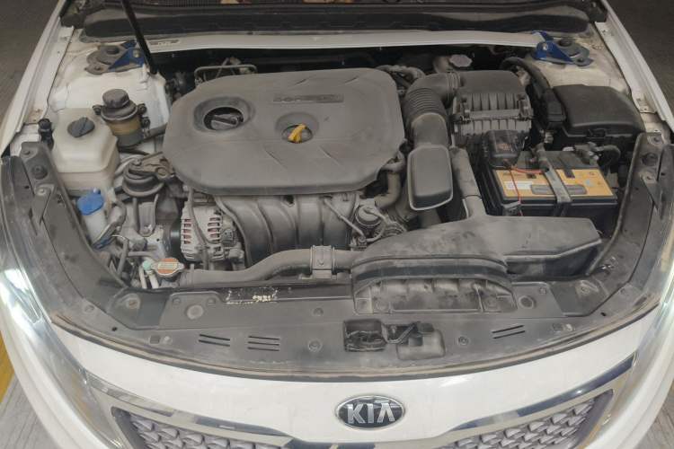 Used Kia K5 2012 2.0L Automatic DLX Engine Bay