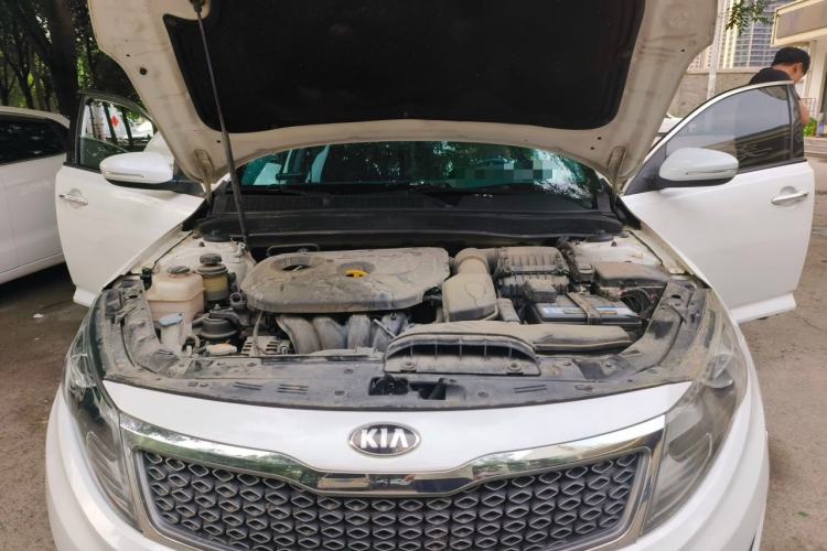Used Kia K5 2012 2.0L Automatic DLX Engine Bay