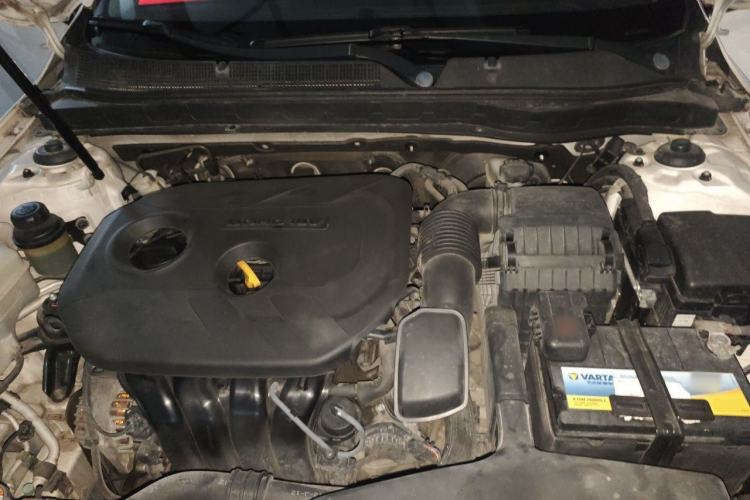 Used Kia K5 2012 2.0L Automatic DLX Engine Bay