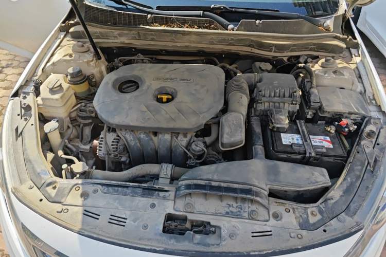 Used Kia K5 2012 2.0L Automatic DLX Engine Bay