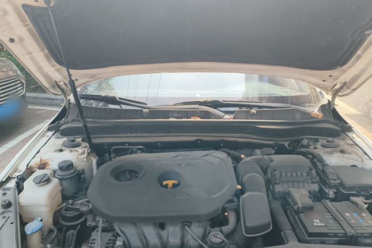 Used Kia K5 2012 2.0L Automatic DLX Engine Bay