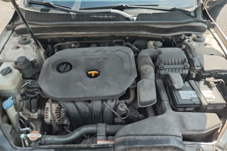 Used Kia K5 2012 2.0L Automatic DLX Engine Bay