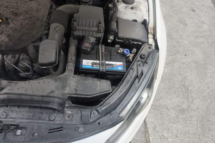 Used Kia K5 2012 2.0L Manual GL Engine Bay Left
