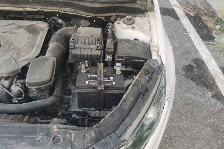 Used Kia K5 2012 2.0L Automatic DLX Engine Bay Left