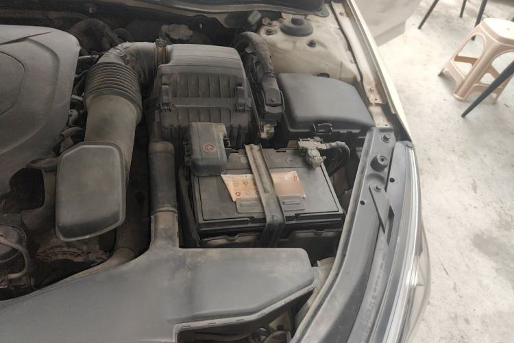 Used Kia K5 2012 2.0L Automatic DLX Engine Bay Left