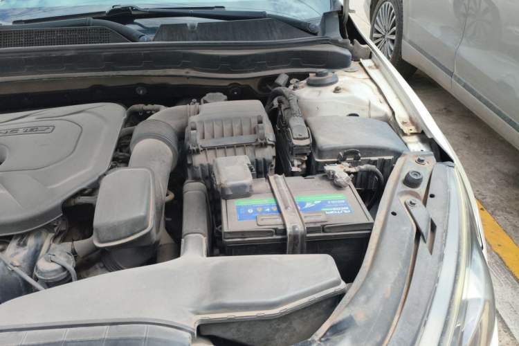 Used Kia K5 2012 2.0L Automatic DLX Engine Bay Left