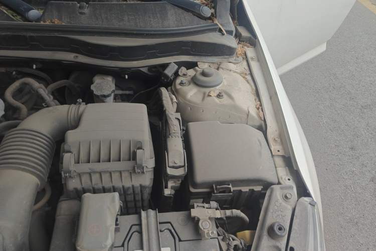 Used Kia K5 2012 2.0L Automatic DLX Engine Bay Left