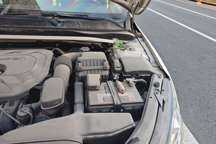 Used Kia K5 2012 2.0L Automatic Premium Engine Bay Left