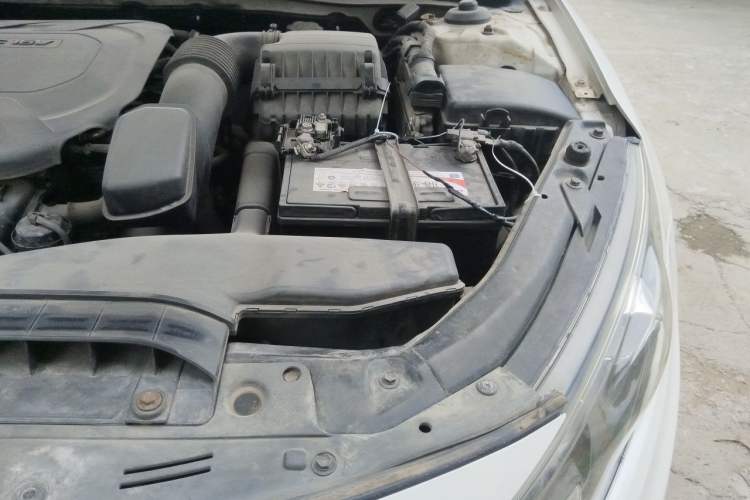Used Kia K5 2012 2.0L Manual GL Engine Bay Left