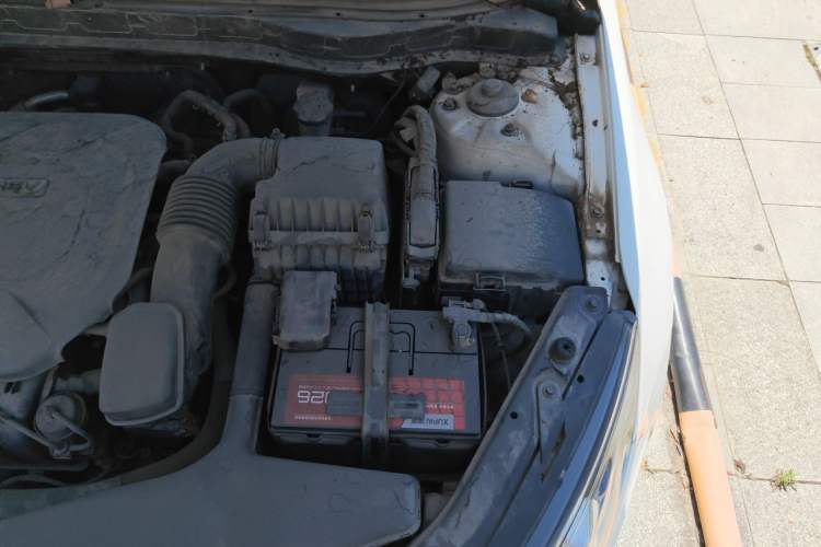 Used Kia K5 2012 2.0L Automatic DLX Engine Bay Left