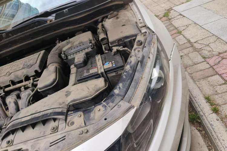 Used Kia K5 2012 2.4L Automatic DLX Engine Bay Left