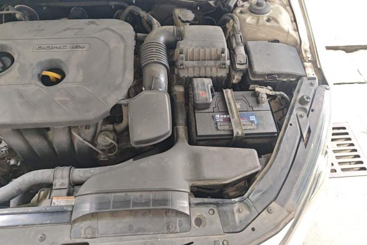Used Kia K5 2012 2.0L Automatic DLX Engine Bay Left