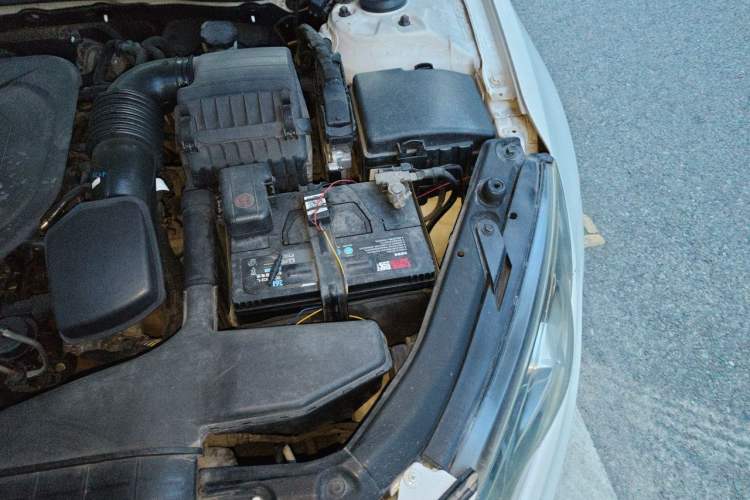 Used Kia K5 2012 2.0L Automatic GLS Engine Bay Left
