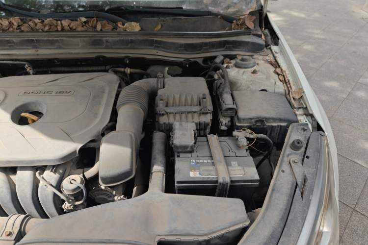 Used Kia K5 2012 2.0L Manual GL Engine Bay Left