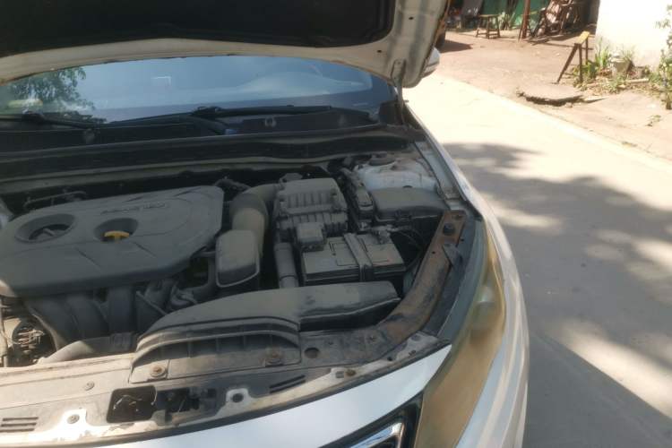 Used Kia K5 2012 2.0L Automatic GL Engine Bay Left
