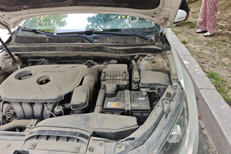 Used Kia K5 2012 2.0L Automatic DLX Engine Bay Left