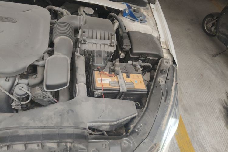 Used Kia K5 2012 2.0L Automatic DLX Engine Bay Left