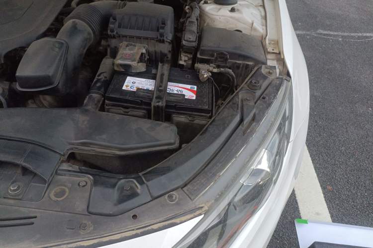 Used Kia K5 2012 2.0L Automatic DLX Engine Bay Left